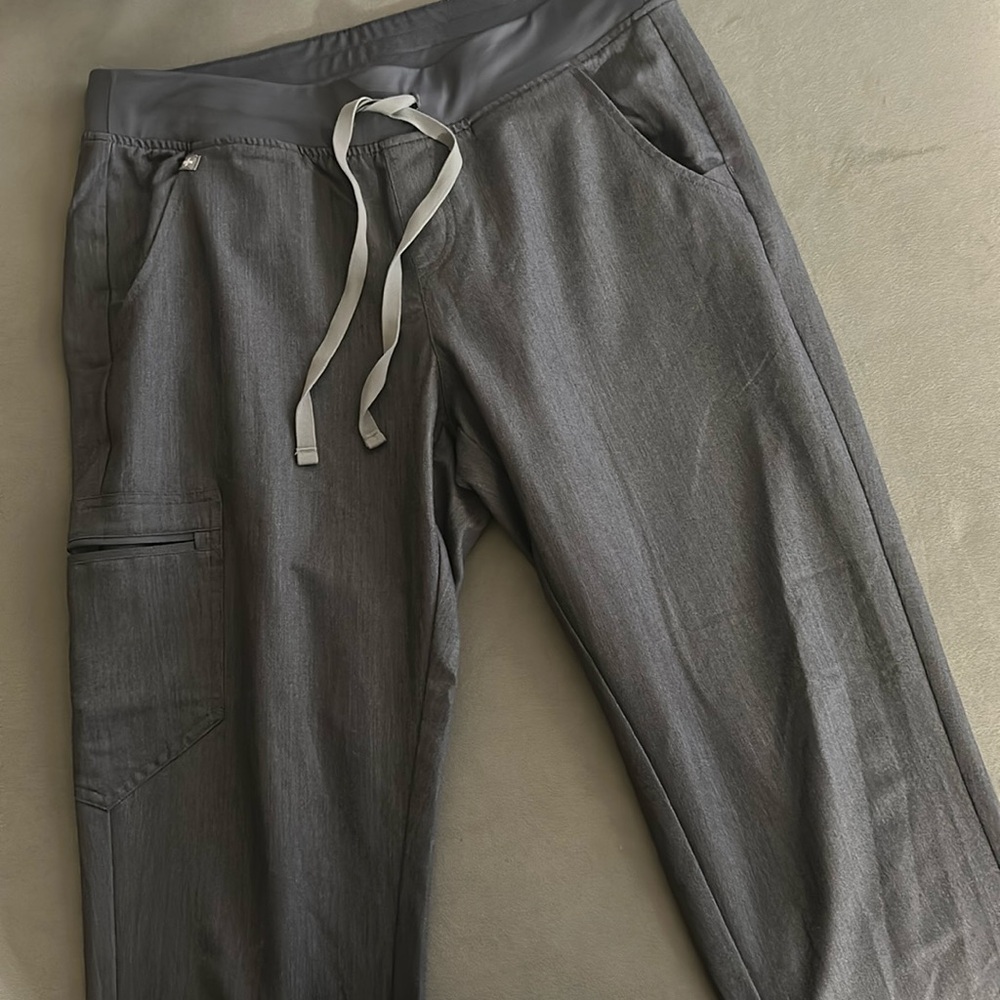 FIGS Scrub Pants Graphite